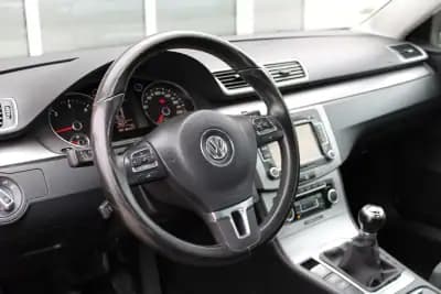 Vendo Volkswagen Passat 2011 - 10990 EUR, 174000 km - AUTO.MOTO.pt