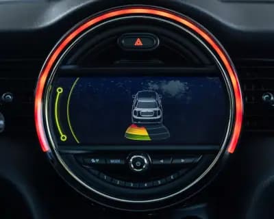 Vendo MINI Cooper 2015 - 19990 EUR, 135300 km - AUTO.MOTO.pt