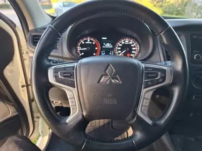 Vendo Mitsubishi L200 2022 - 32900 EUR, 56900 km - AUTO.MOTO.pt