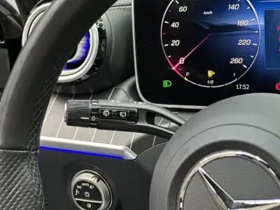 Vendo Mercedes-Benz C 300 2024 - 51990 EUR, 20500 km - AUTO.MOTO.pt