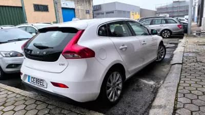 Sell Volvo V40 2013 - 11400 EUR, 182000 km - AUTO.MOTO.pt