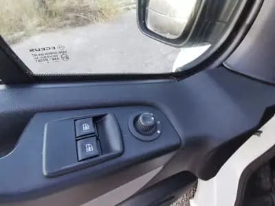 Vendo Renault TRAFIC L2H1 125CV 2018 - 14965 EUR, 179000 km - AUTO.MOTO.pt