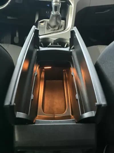 Vendo Peugeot 3008 2019 - 18640 EUR, 104863 km - AUTO.MOTO.pt