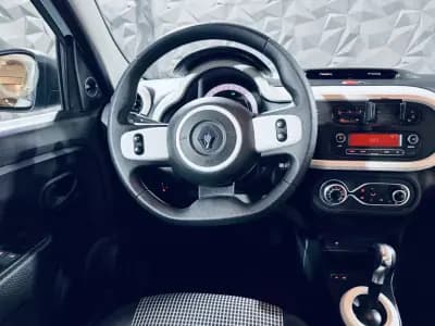 Vendo Renault Twingo 2023 - 16990 EUR, 16461 km - AUTO.MOTO.pt
