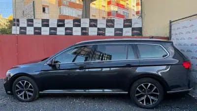 Vendo Volkswagen Passat Variant 2021 - 20400 EUR, 128500 km - AUTO.MOTO.pt