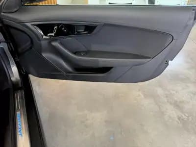 Vendo Jaguar F-Type 2018 - 46000 EUR, 64200 km - AUTO.MOTO.pt