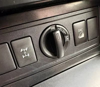 Vendo Toyota Land Cruiser 2015 - 59900 EUR, 145722 km - AUTO.MOTO.pt