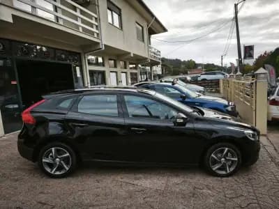Sell Volvo V40 Cross Country 2017 - 18500 EUR, 100000 km - AUTO.MOTO.pt