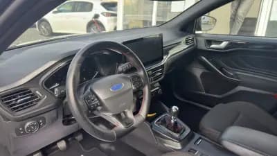 Vendo Ford Focus SW 2022 - 17800 EUR, 54000 km - AUTO.MOTO.pt