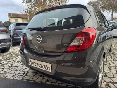 Vendo Opel Corsa 2013 - 7750 EUR, 122000 km - AUTO.MOTO.pt