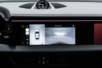 Vendo Porsche Macan 2025 - 88950 EUR, 14000 km - AUTO.MOTO.pt