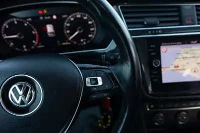 Sell Volkswagen Tiguan Allspace 2018 - 29890 EUR, 105000 km - AUTO.MOTO.pt