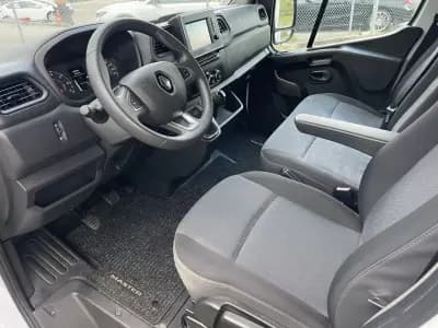 Vendo Renault Master 2021 - 21490 EUR, 245335 km - AUTO.MOTO.pt