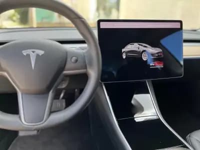 Vendo Tesla Model 3 2019 - 23990 EUR, 73000 km - AUTO.MOTO.pt