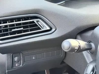 Vendo Peugeot 308 SW 2020 - 12900 EUR, 135154 km - AUTO.MOTO.pt