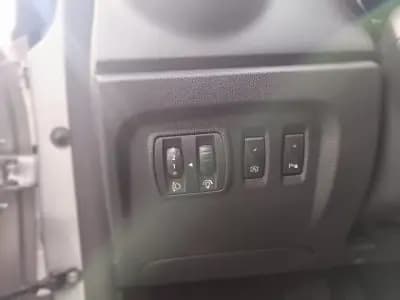 Vendo Renault Captur 2016 - 12490 EUR, 138211 km - AUTO.MOTO.pt