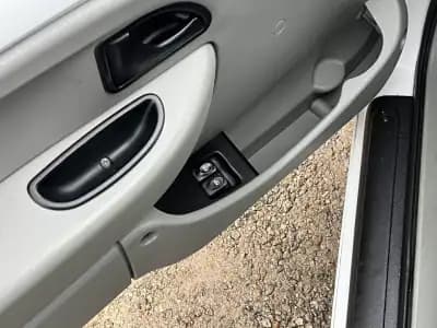 Vendo Renault Kangoo 2006 - 4200 EUR, 225000 km - AUTO.MOTO.pt