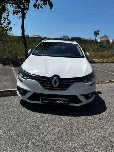 Vendo Renault Mégane 2019 - 14250 EUR, 135000 km - AUTO.MOTO.pt