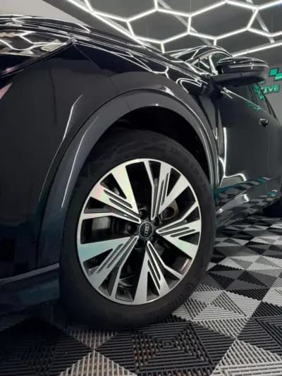 Vendo Audi Q4 e-tron 2021 - 27750 EUR, 142000 km - AUTO.MOTO.pt