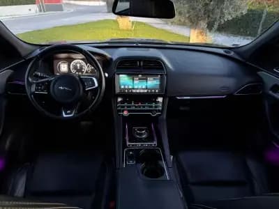 Sell Jaguar F-Pace 2016 - 30999 EUR, 144450 km - AUTO.MOTO.pt