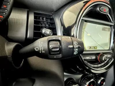 Vendo MINI One 2016 - 12999 EUR, 132000 km - AUTO.MOTO.pt