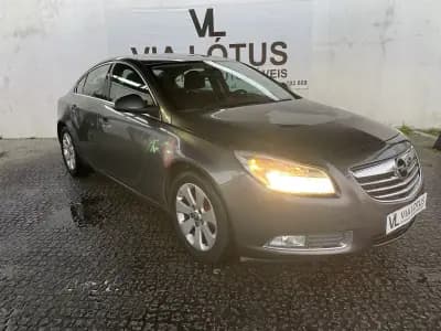 Vendo Opel Insignia 2013 - 8500 EUR, 275804 km - AUTO.MOTO.pt