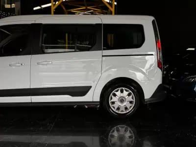 Vendo Ford Tourneo Connect 2015 - 12990 EUR, 204400 km - AUTO.MOTO.pt