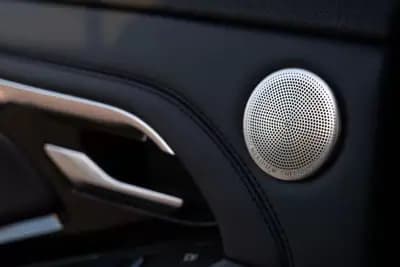 Vendo Land Rover Range Rover Evoque 2020 - 32999 EUR, 93000 km - AUTO.MOTO.pt