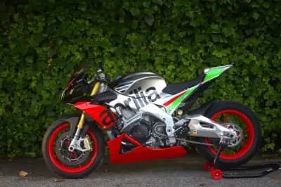 Sell Aprilia Tuono 125 Base 2016 - 9750 EUR, 12400 km - AUTO.MOTO.pt