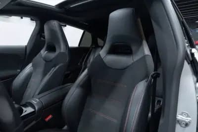 Vendo Mercedes-Benz CLA 180 2022 - 34950 EUR, 67000 km - AUTO.MOTO.pt