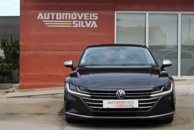 Vendo Volkswagen Arteon 2021 - 25990 EUR, 155000 km - AUTO.MOTO.pt