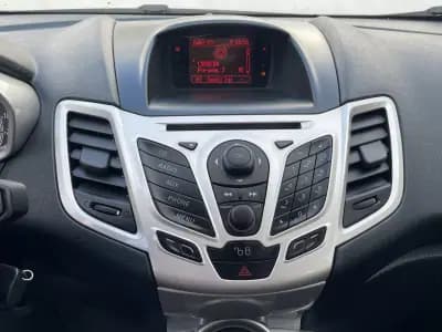 Sell Ford Fiesta 2011 - 7500 EUR, 91446 km - AUTO.MOTO.pt