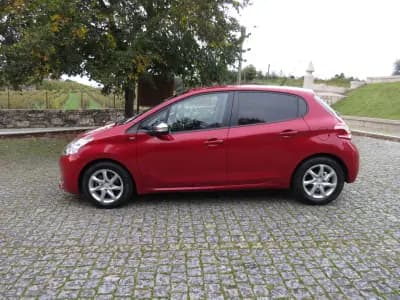 Sell Peugeot 208 2014 - 7990 EUR, 71000 km - AUTO.MOTO.pt