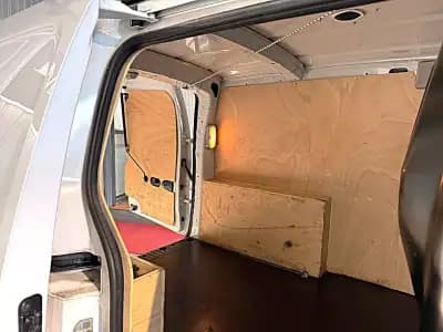 Vendo Renault Kangoo 2021 - 10990 EUR, 174000 km - AUTO.MOTO.pt