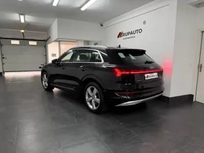 Vendo Audi e-tron 2019 - 27990 EUR, 113000 km - AUTO.MOTO.pt