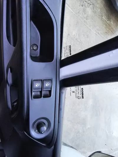 Sell Iveco Daily 2023 - 24999 EUR, 110000 km - AUTO.MOTO.pt