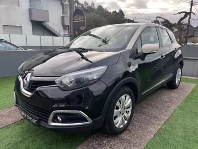 Vendo Renault Captur 2015 - 11900 EUR, 133000 km - AUTO.MOTO.pt