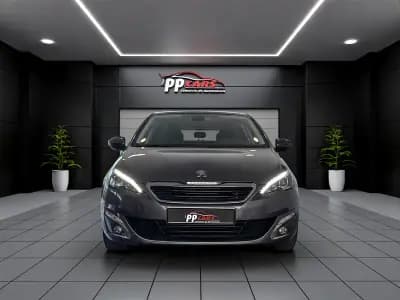 Vendo Peugeot 308 2018 - 12950 EUR, 134000 km - AUTO.MOTO.pt