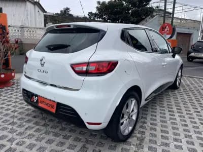 Vendo Renault Clio 2018 - 13950 EUR, 110232 km - AUTO.MOTO.pt