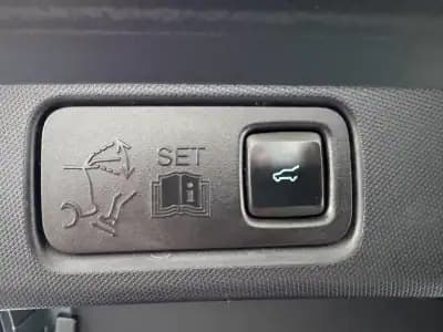 Vendo Ford Mustang Mach-E 2021 - 28990 EUR, 118000 km - AUTO.MOTO.pt