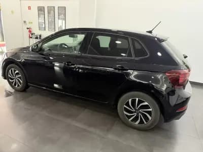 Vendo Volkswagen Polo 2022 - 16500 EUR, 80000 km - AUTO.MOTO.pt