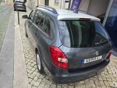 Vendo Skoda Fabia Break 2012 - 6000 EUR, 165296 km - AUTO.MOTO.pt