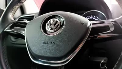 Vendo Volkswagen Polo 2015 - 10500 EUR, 125941 km - AUTO.MOTO.pt