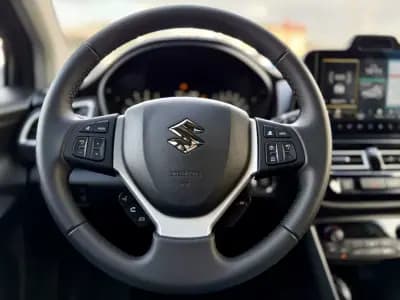 Vendo Suzuki S-Cross 2025 - 33950 EUR, 30 km - AUTO.MOTO.pt