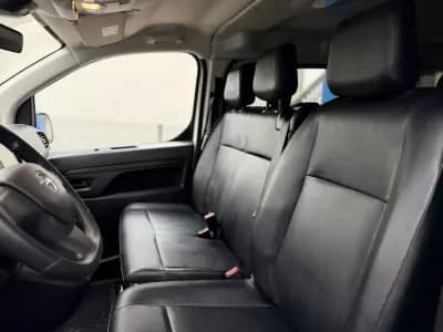 Vendo Opel Vivaro 2024 - 34950 EUR, 102000 km - AUTO.MOTO.pt