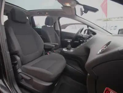 Vendo Peugeot 5008 2015 - 7450 EUR, 221000 km - AUTO.MOTO.pt