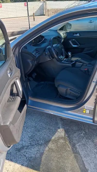 Sell Peugeot 308 SW 2016 - 9650 EUR, 192092 km - AUTO.MOTO.pt