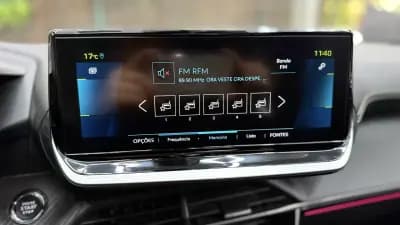 Vendo Peugeot e-2008 2022 - 21900 EUR, 67769 km - AUTO.MOTO.pt