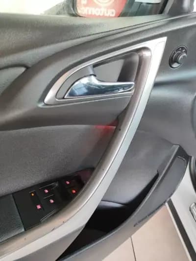 Vendo Opel Astra Sports Tourer 2011 - 6750 EUR, 226000 km - AUTO.MOTO.pt