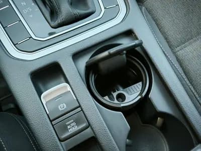 Vendo Volkswagen Passat 2019 - 18950 EUR, 155079 km - AUTO.MOTO.pt